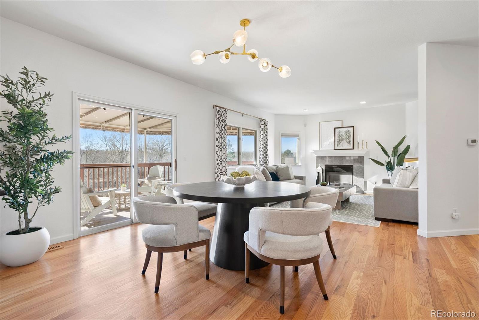 4212 E Orchard Place