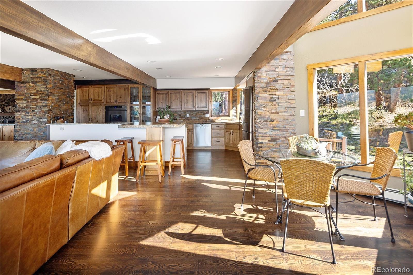 1614 Foothills Drive