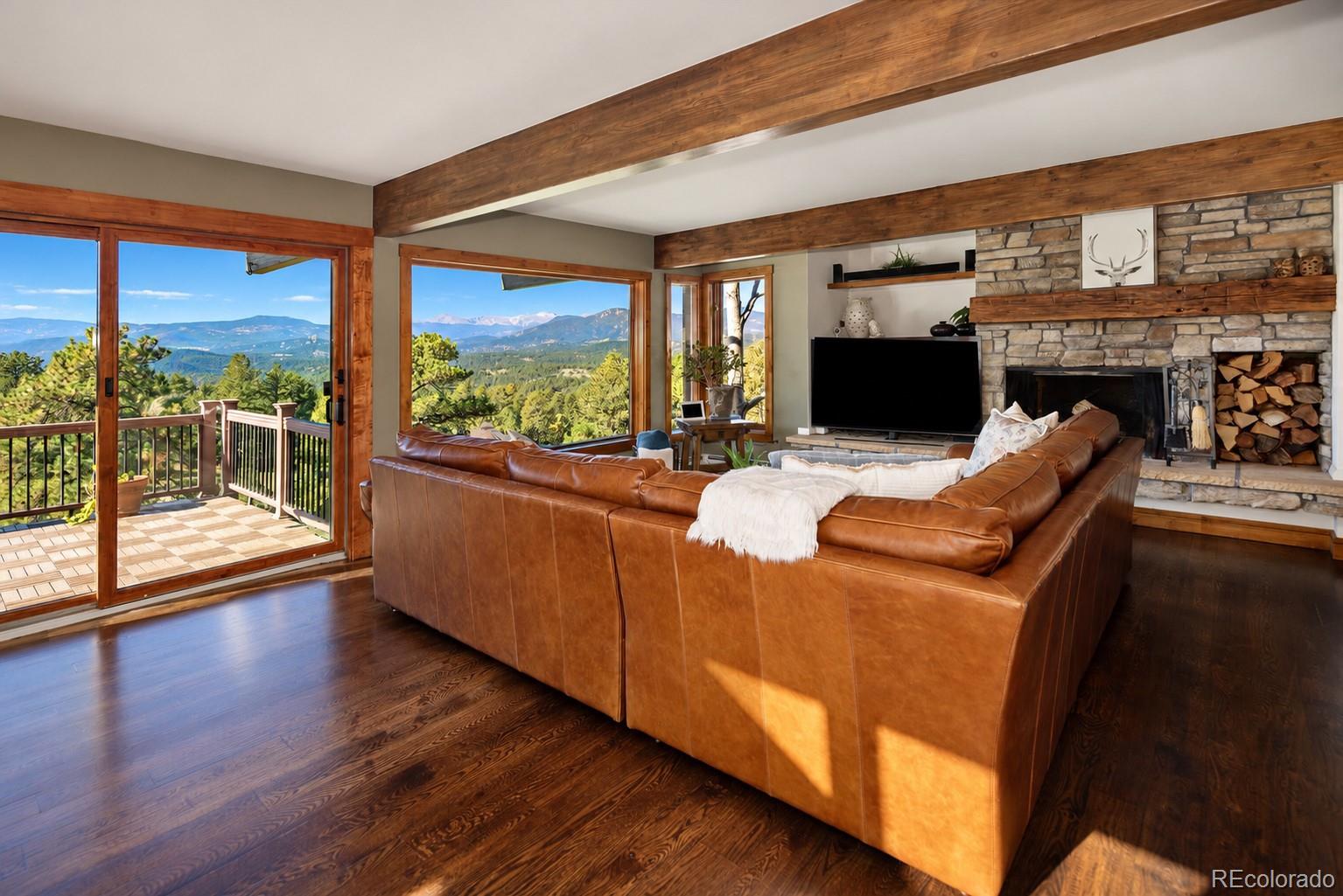 1614 Foothills Drive