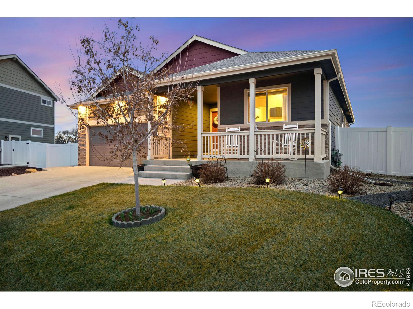 Photo 2 of 40 of 1048 Mt Oxford Avenue house