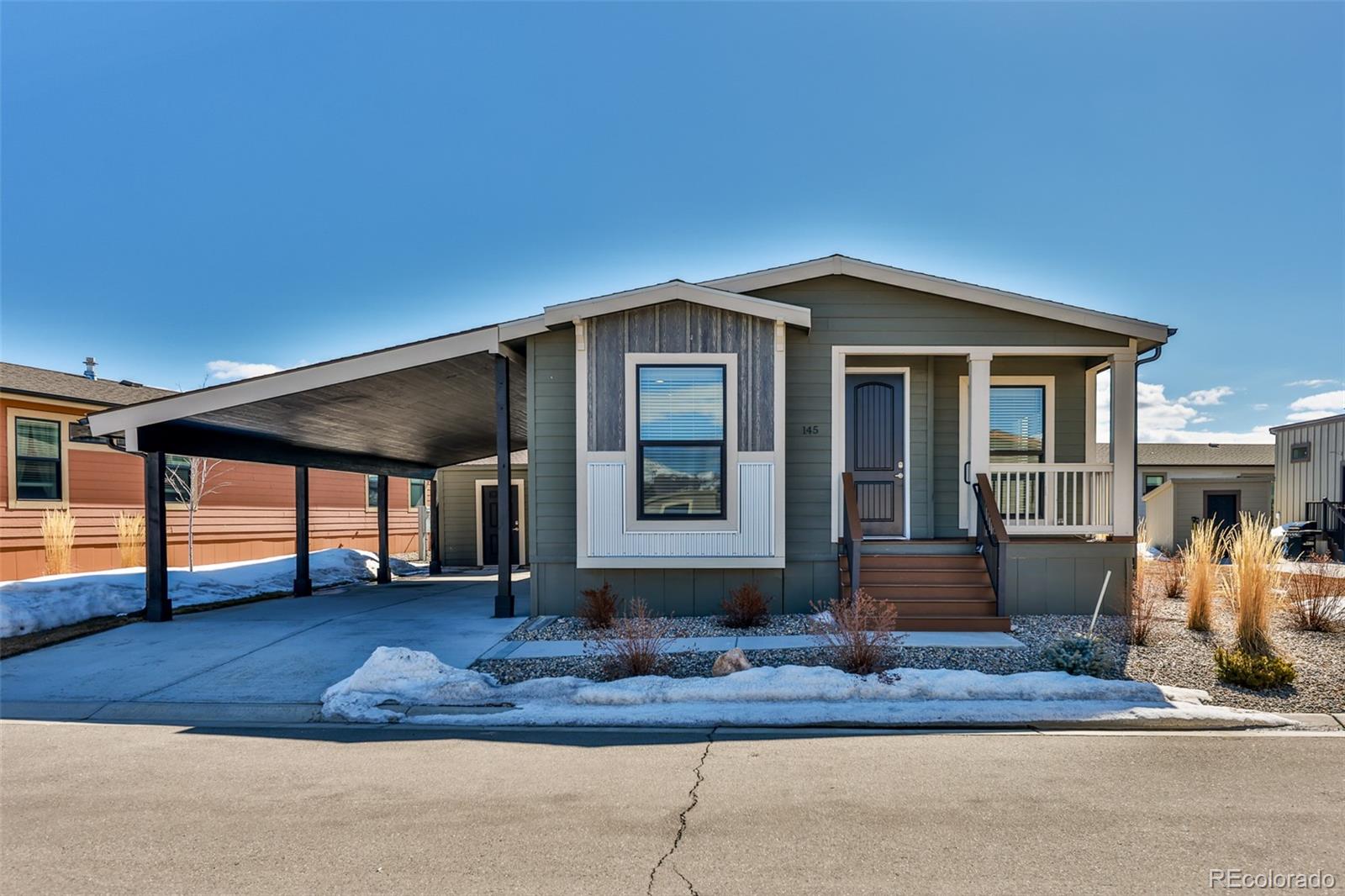 551 Summit Trail