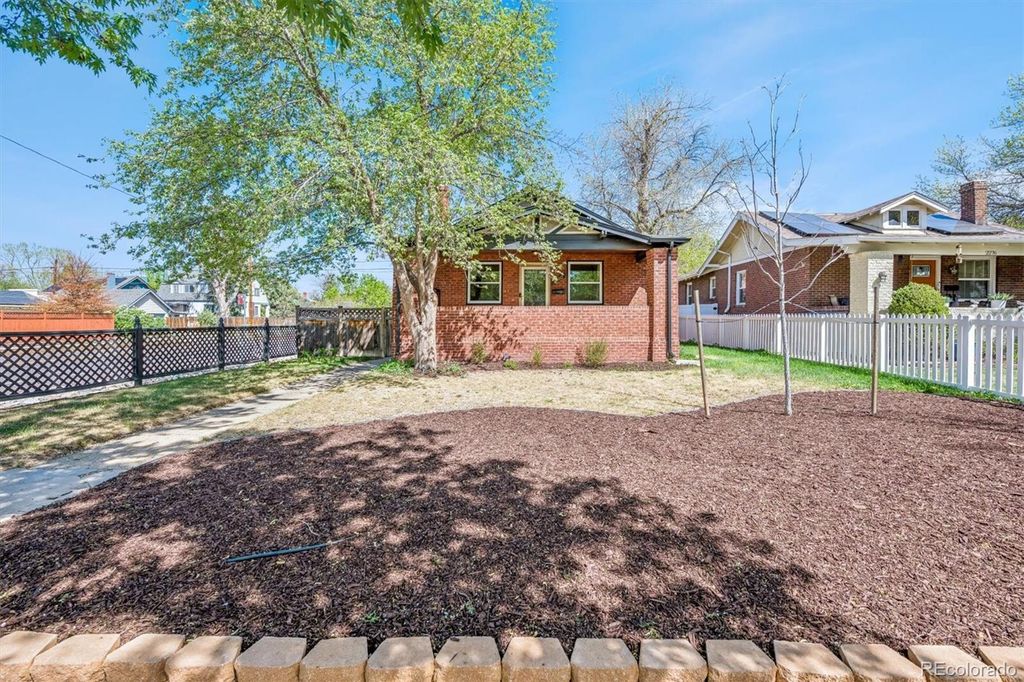 Photo of 2290 Holly Street, Denver, CO 80207 (MLS # 4294040)