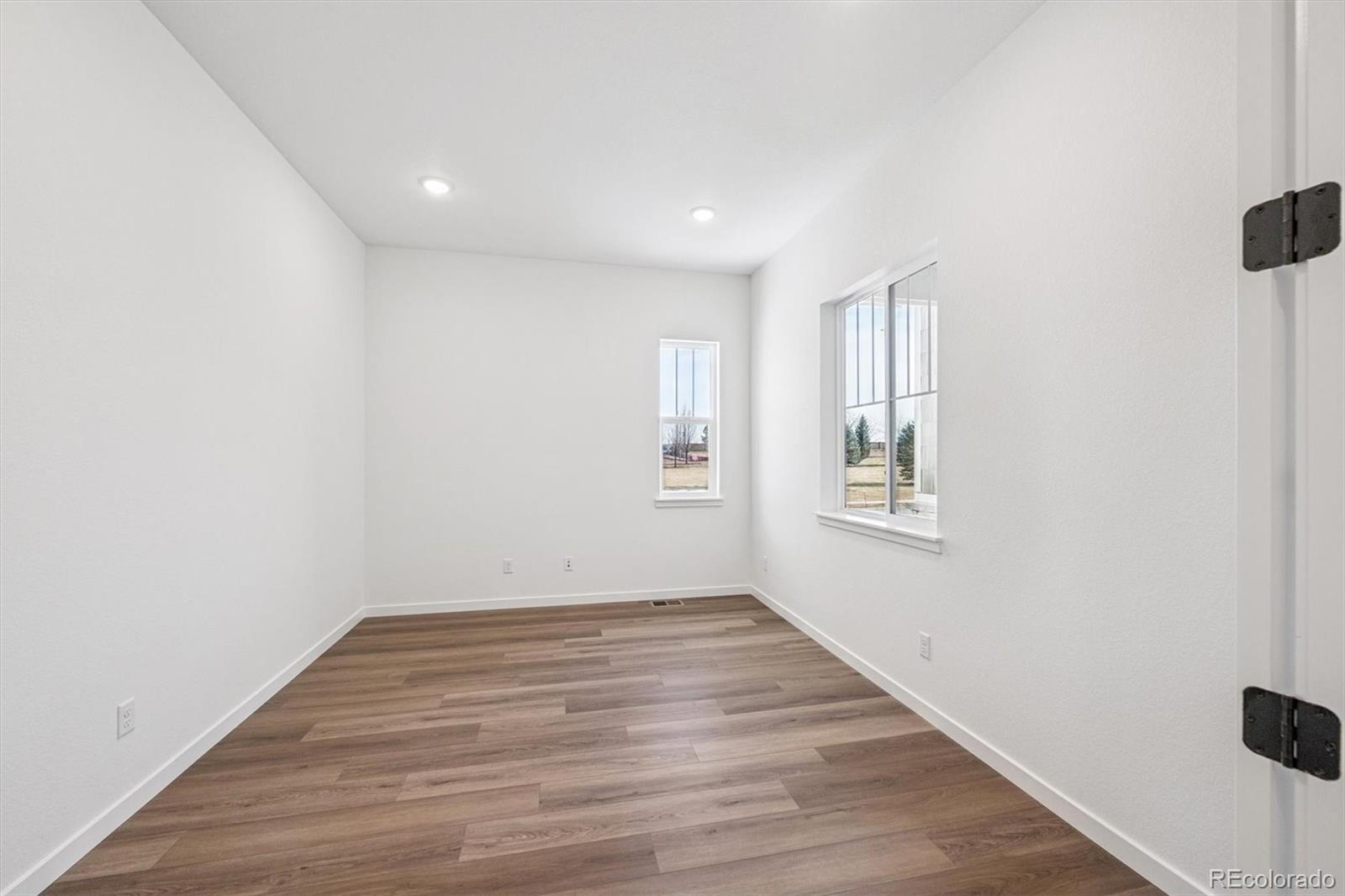 3795 Emerald Shore Circle