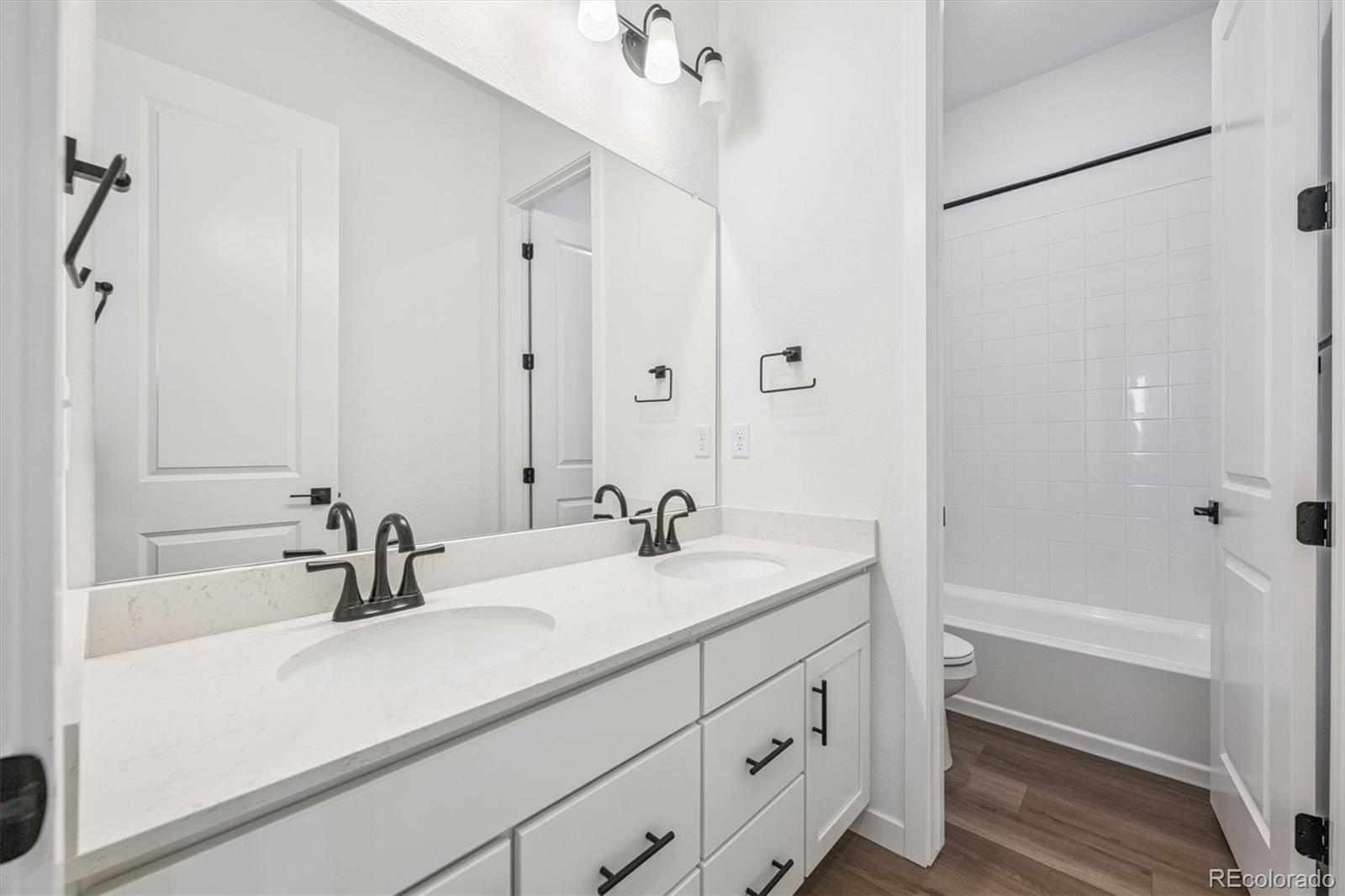 3795 Emerald Shore Circle