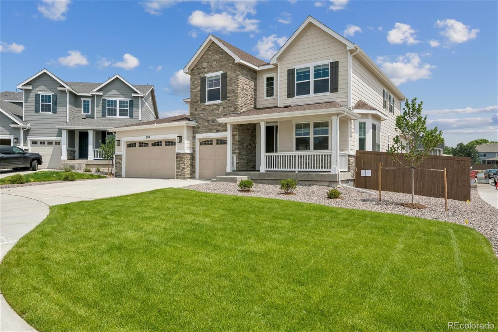 9218 Gold Lace Place