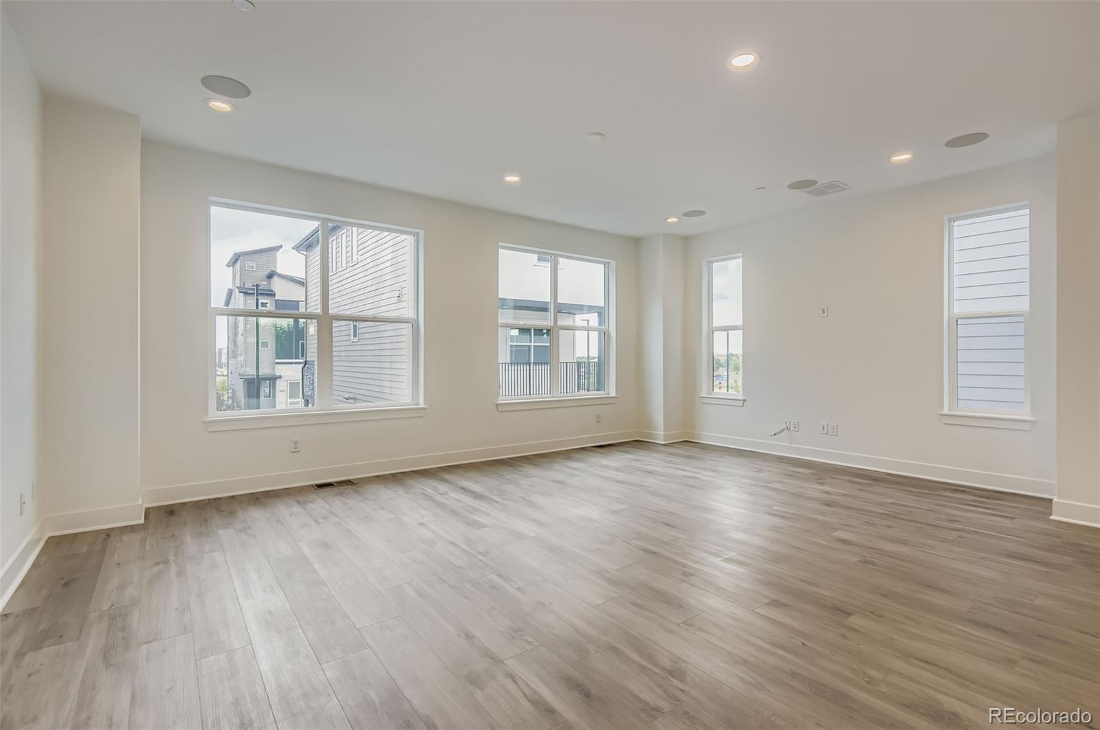 10886 E Hinsdale Circle