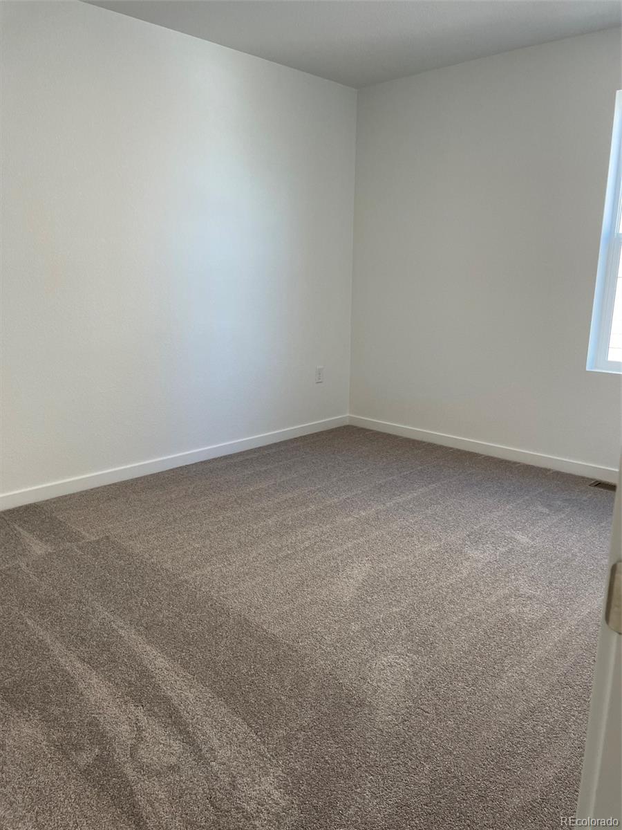 21966 E 39th Place
