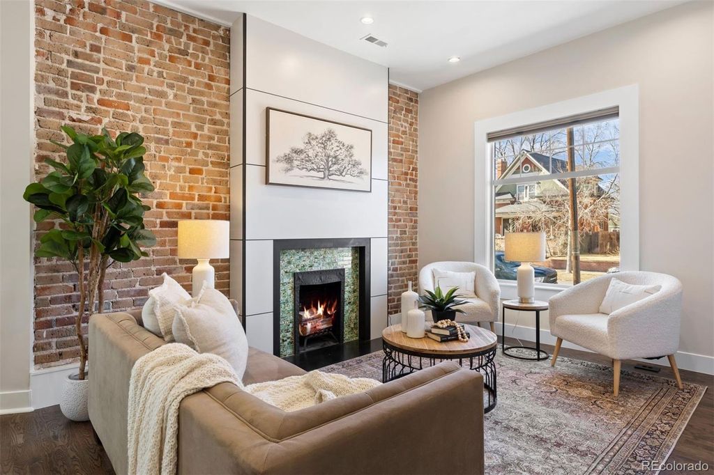 Photo of 664 S Grant Street, Denver, CO 80209 (MLS # 6878473)