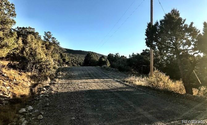 233 Lake Of The Falls Parkway