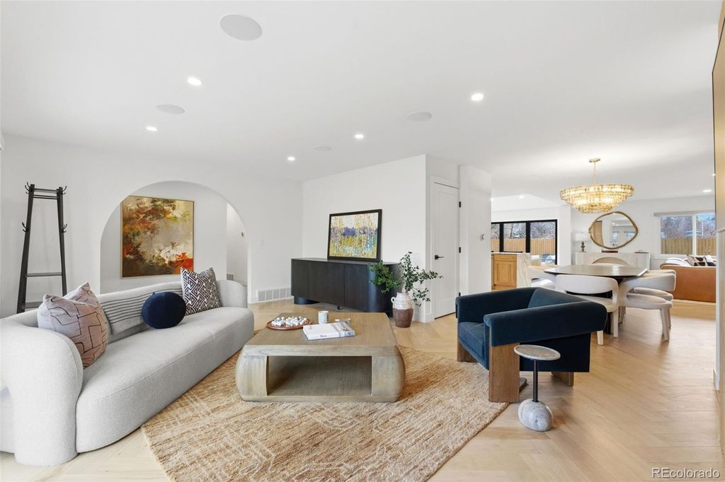 Photo of 641 S Monroe Way, Denver, CO 80209 (MLS # 9347436)