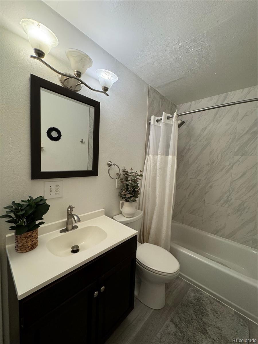 10702 E Exposition Avenue 101