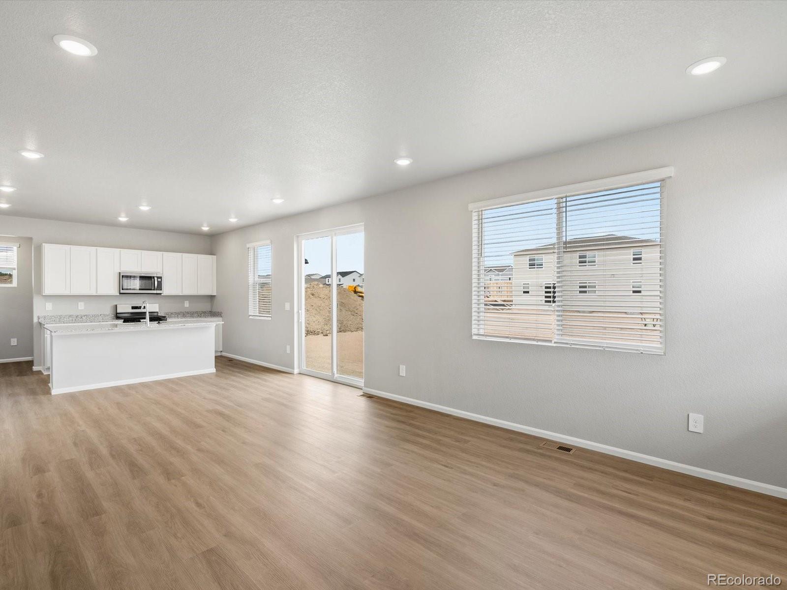 4634 Sugarcane Street