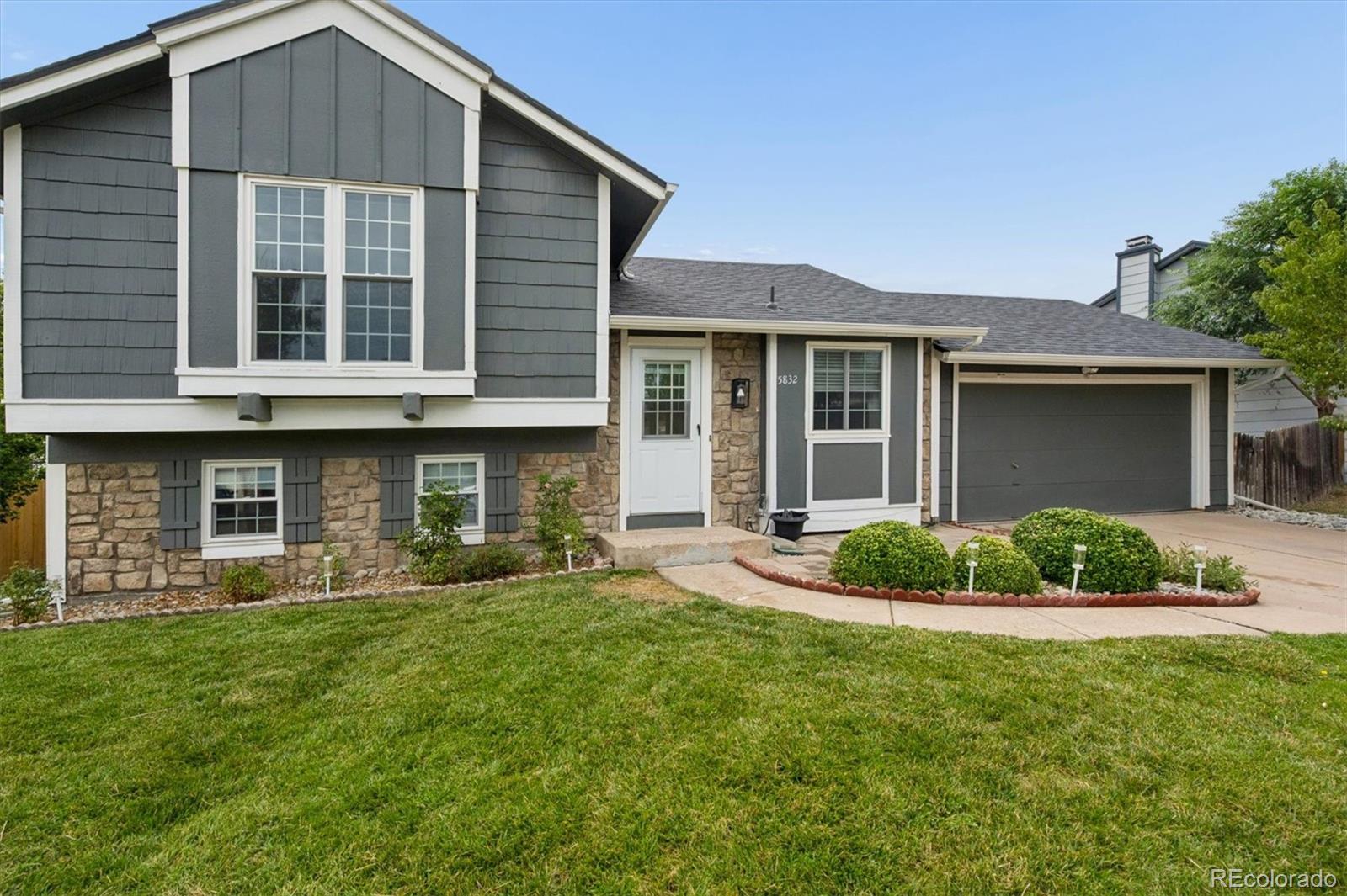 5832 S Netherland Circle