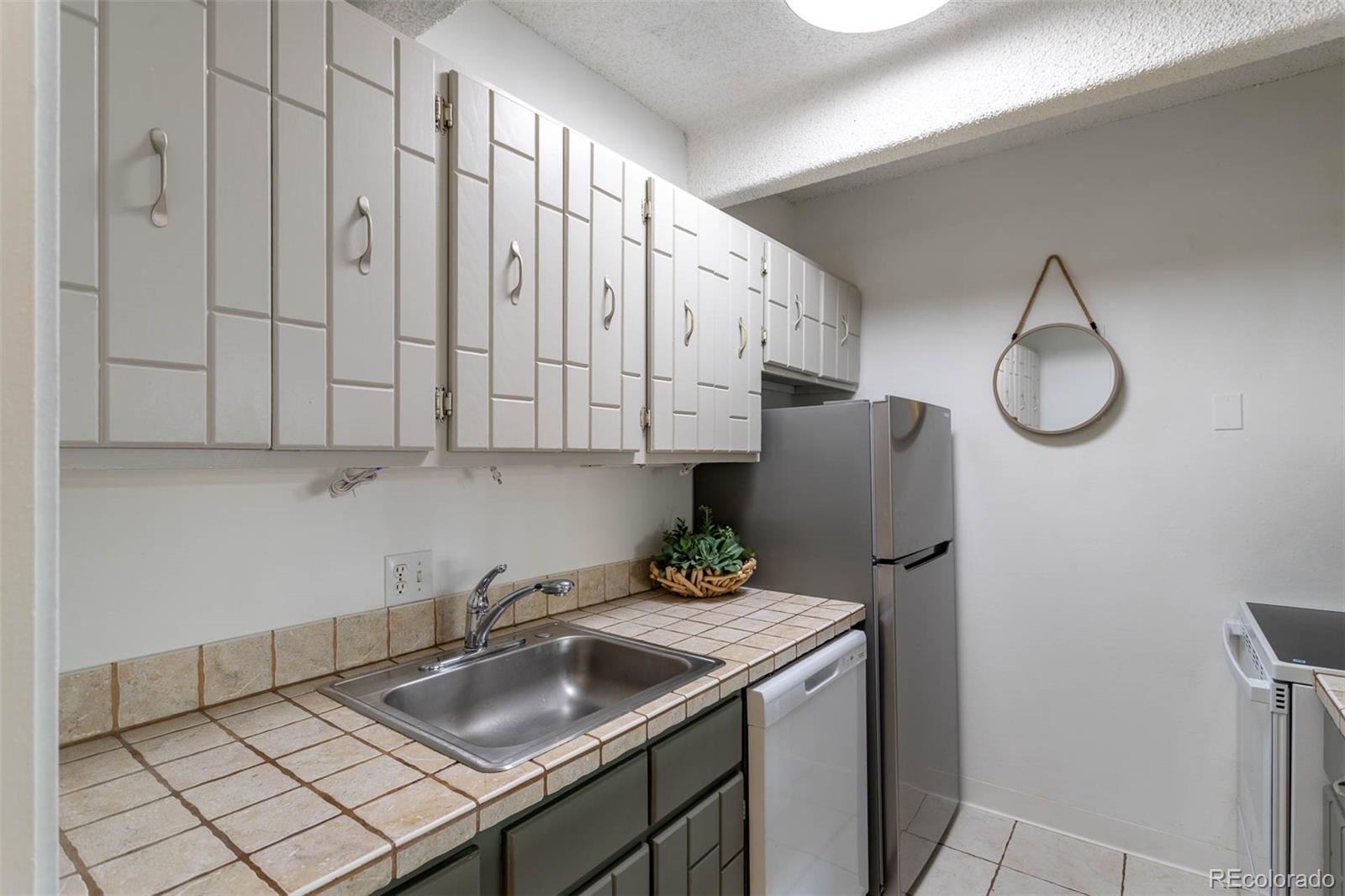 1365 Columbine Street 401