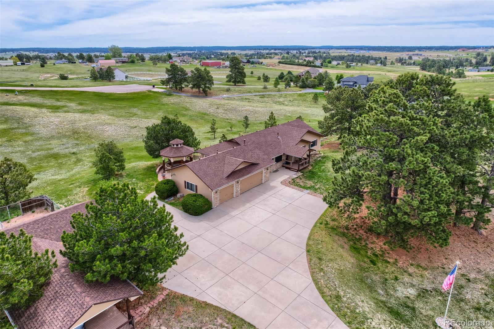 34422 Cherokee Trail