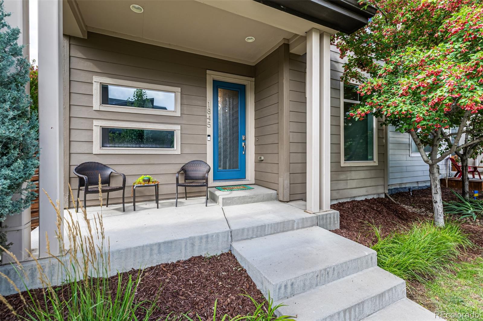 1845 W 67th Place