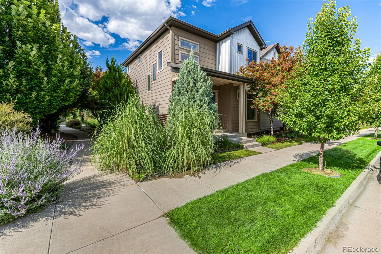 1845 W 67th Place