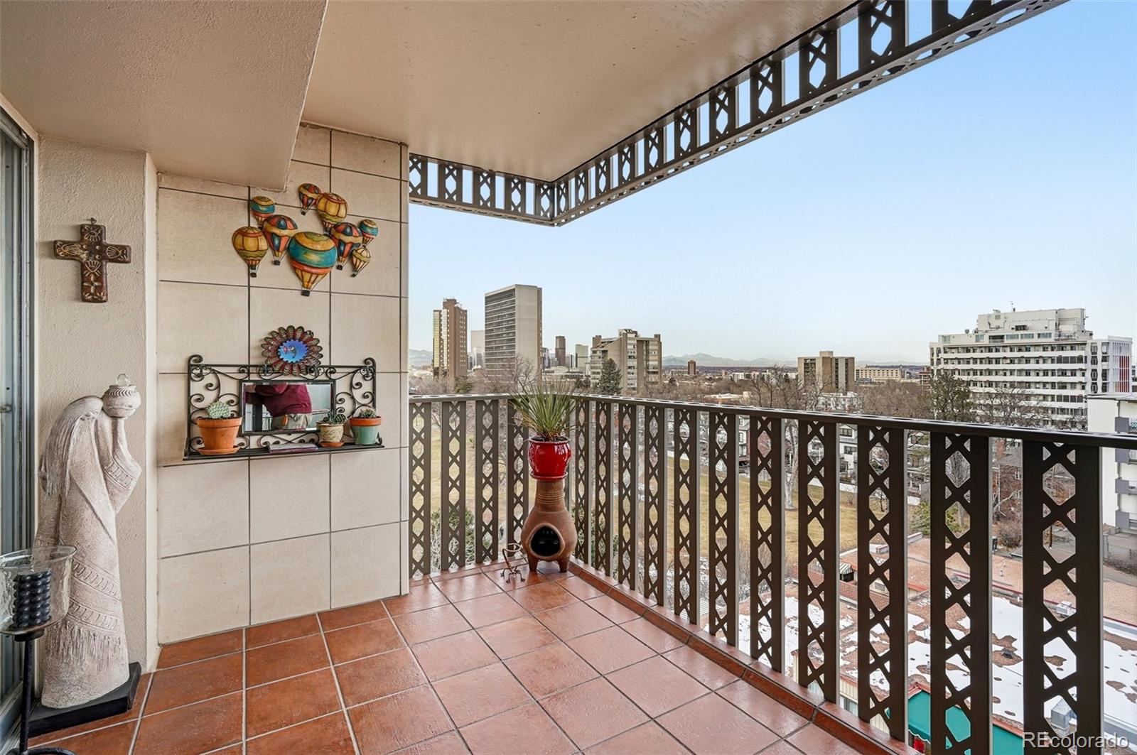 1223 Race Street 803