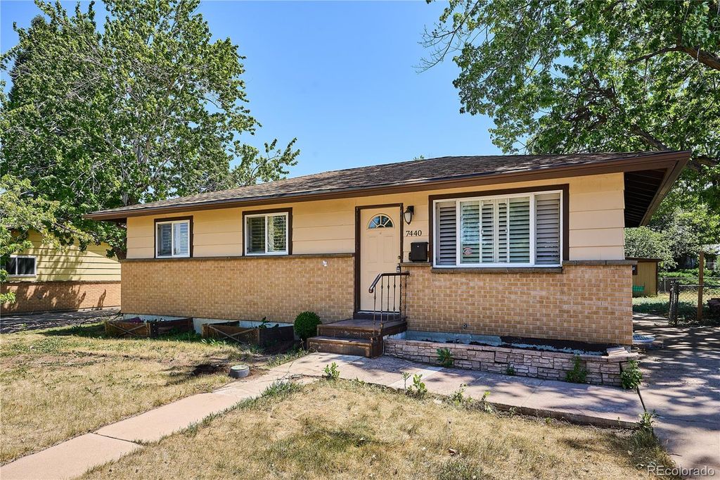 Photo of 7440 W Oregon Drive, Lakewood, CO 80232 (MLS # 8328160)