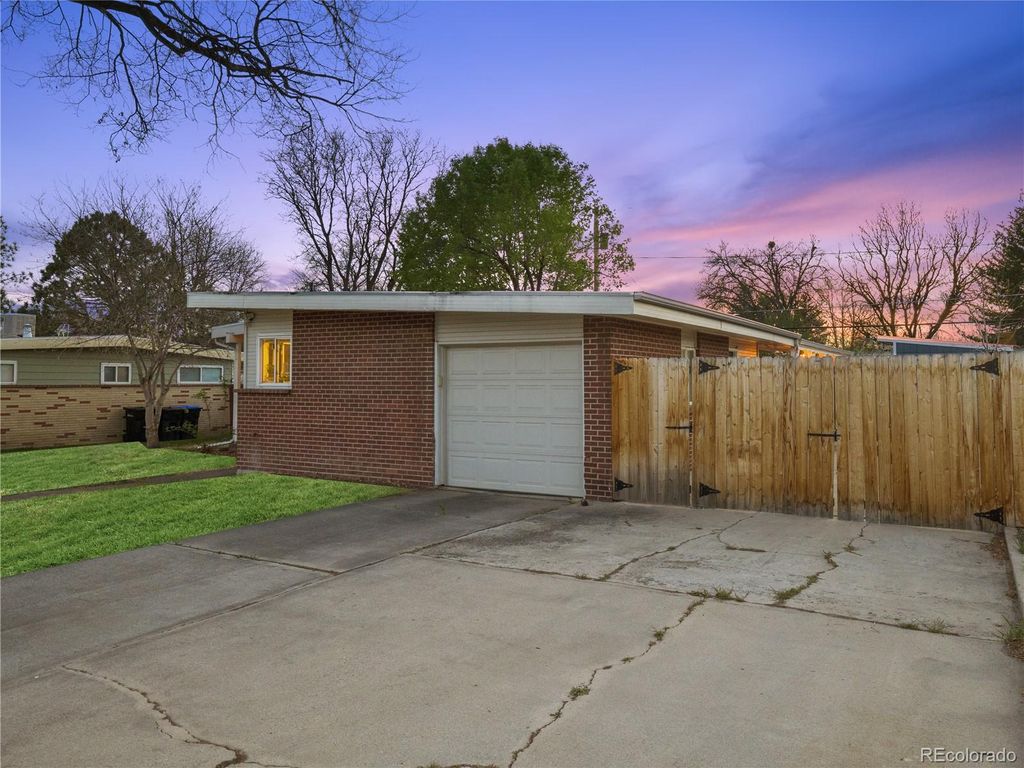 Photo of 6009 Carr Street, Arvada, CO 80004 (MLS # 9735192)