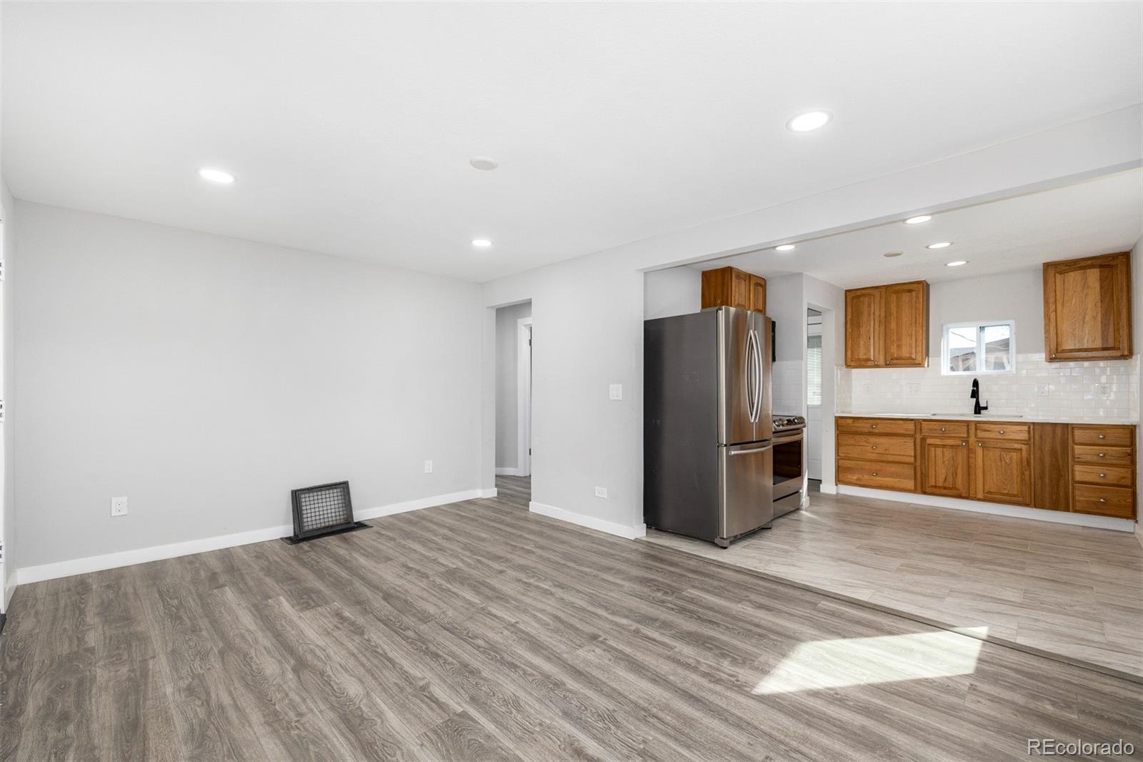 832 Dahlia Street, Denver, CO, 80220 4 832 Dahlia Street
