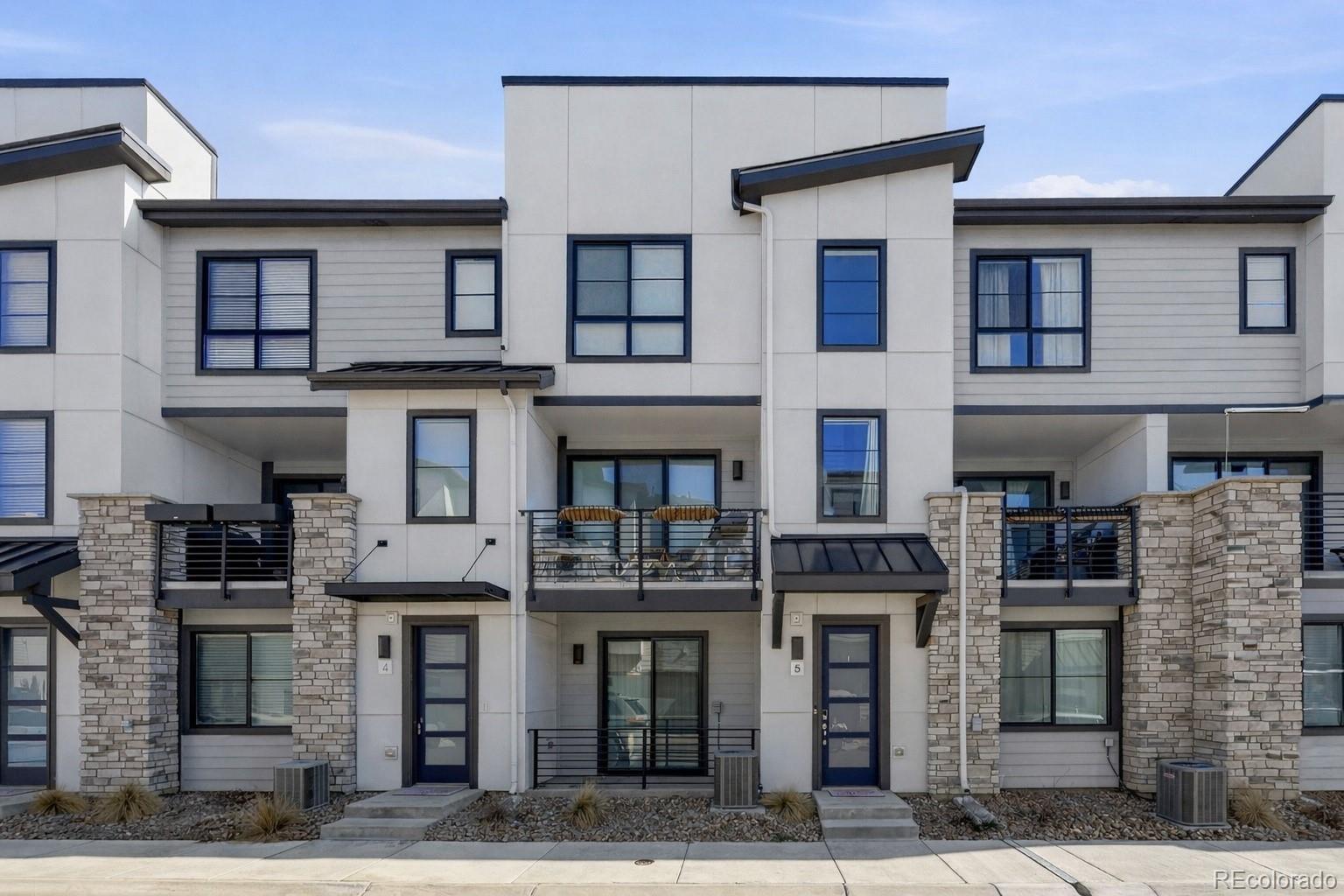 2000 S Holly Street 5