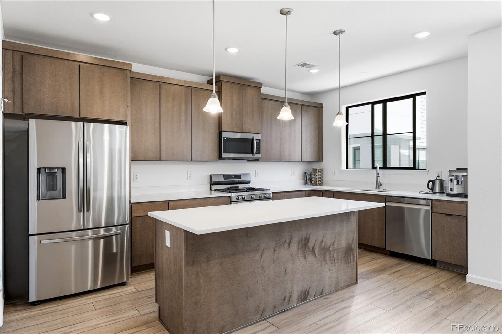 2000 S Holly Street 5