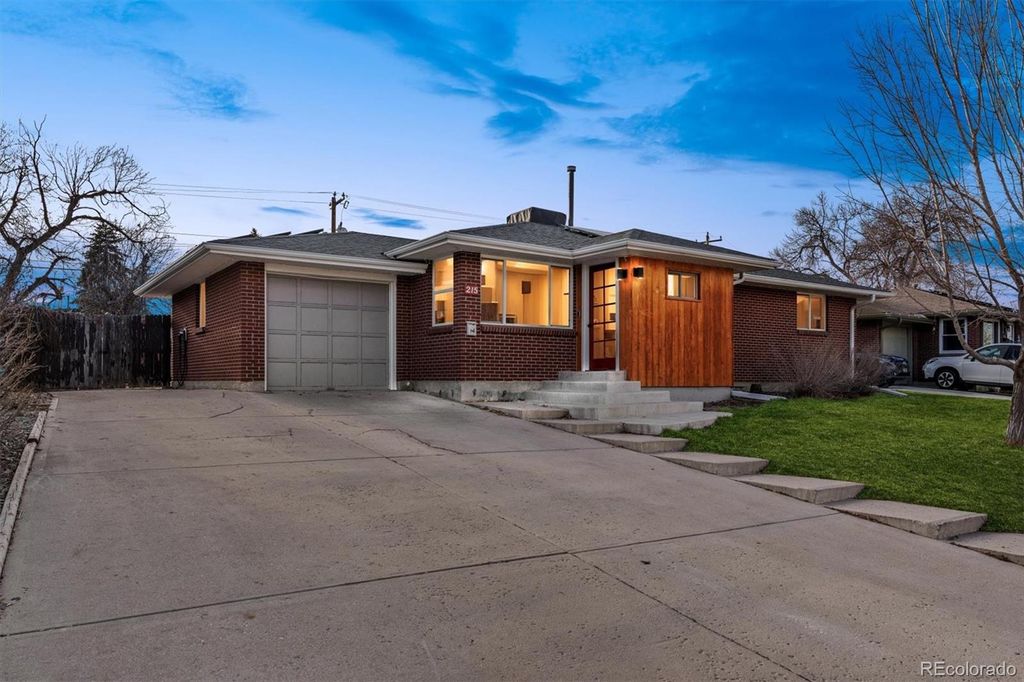 Photo of 215 Beryl Way, Broomfield, CO 80020 (MLS # 4527467)