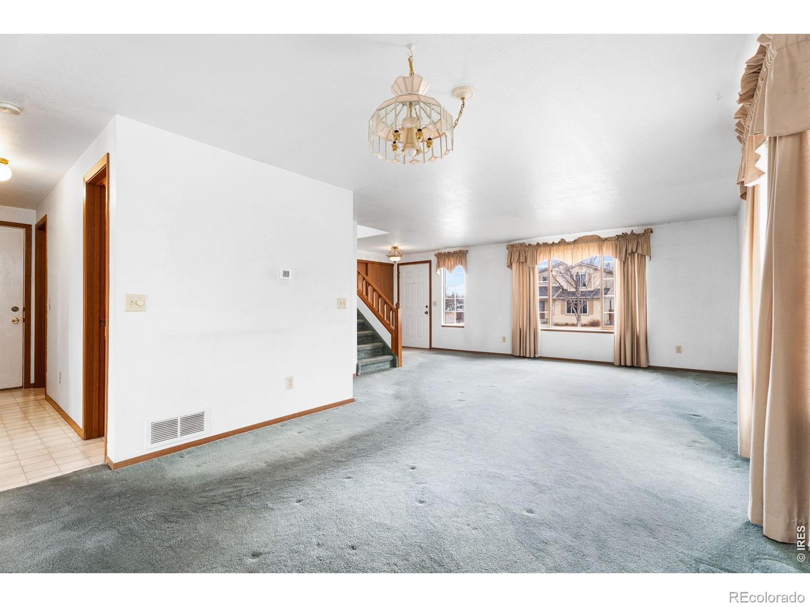 1827 Churchill Court