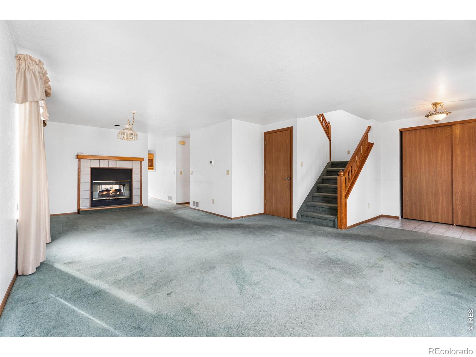 1827 Churchill Court