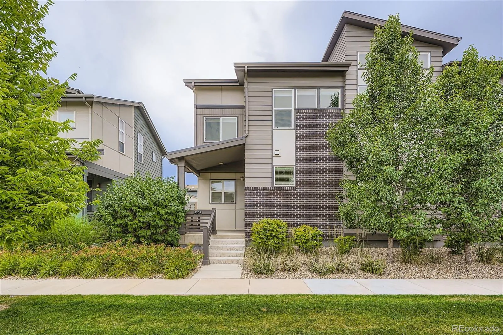Lakewood, Colorado 80227, United States, 3 Bedrooms Bedrooms, ,2 BathroomsBathrooms,Residential,Active,13673