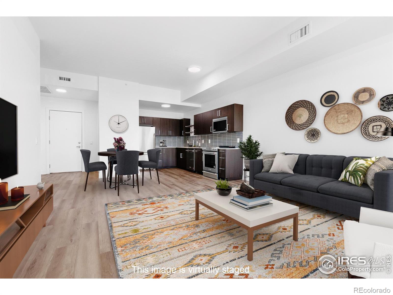 1707 Walnut Street 206