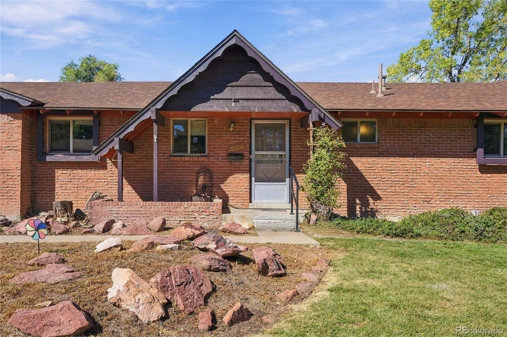 Photo of 7209 S Lincoln Way, Centennial, CO 80122 (MLS # 5163218)