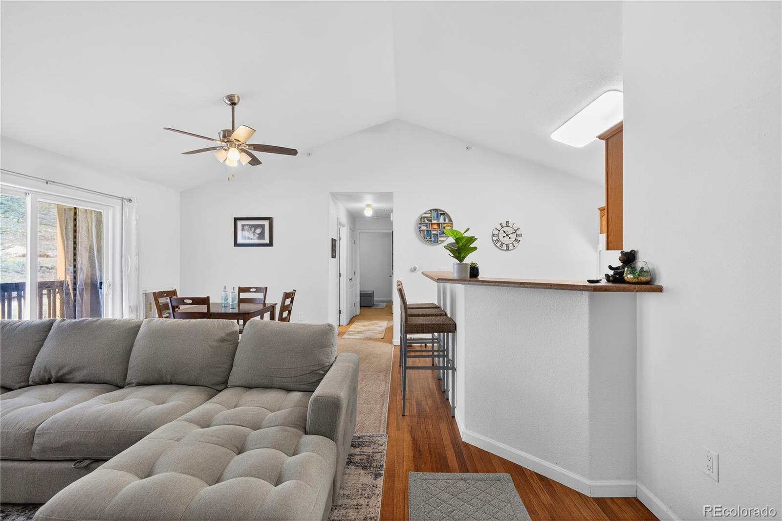 560 River View Drive 706