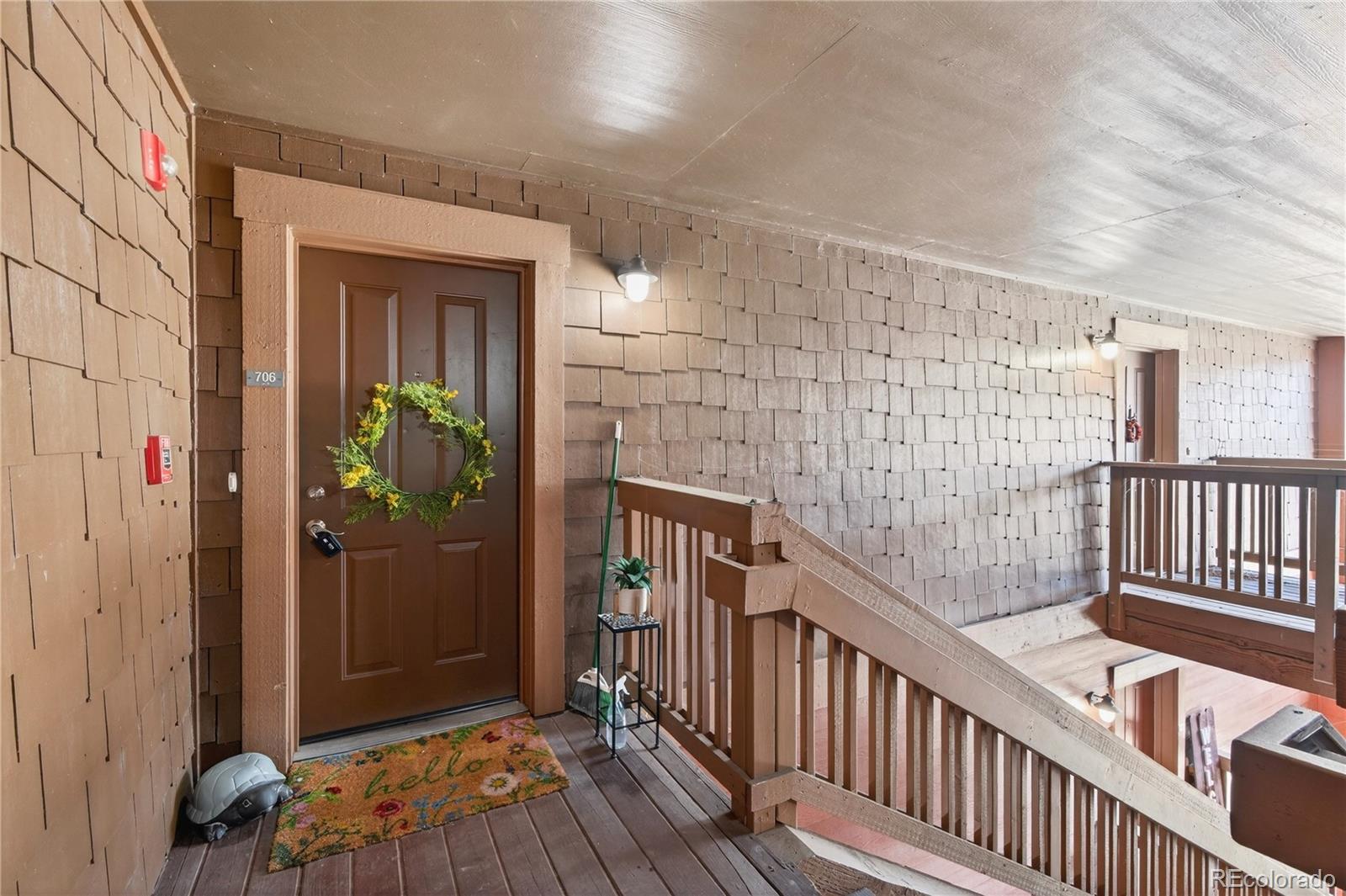 560 River View Drive 706