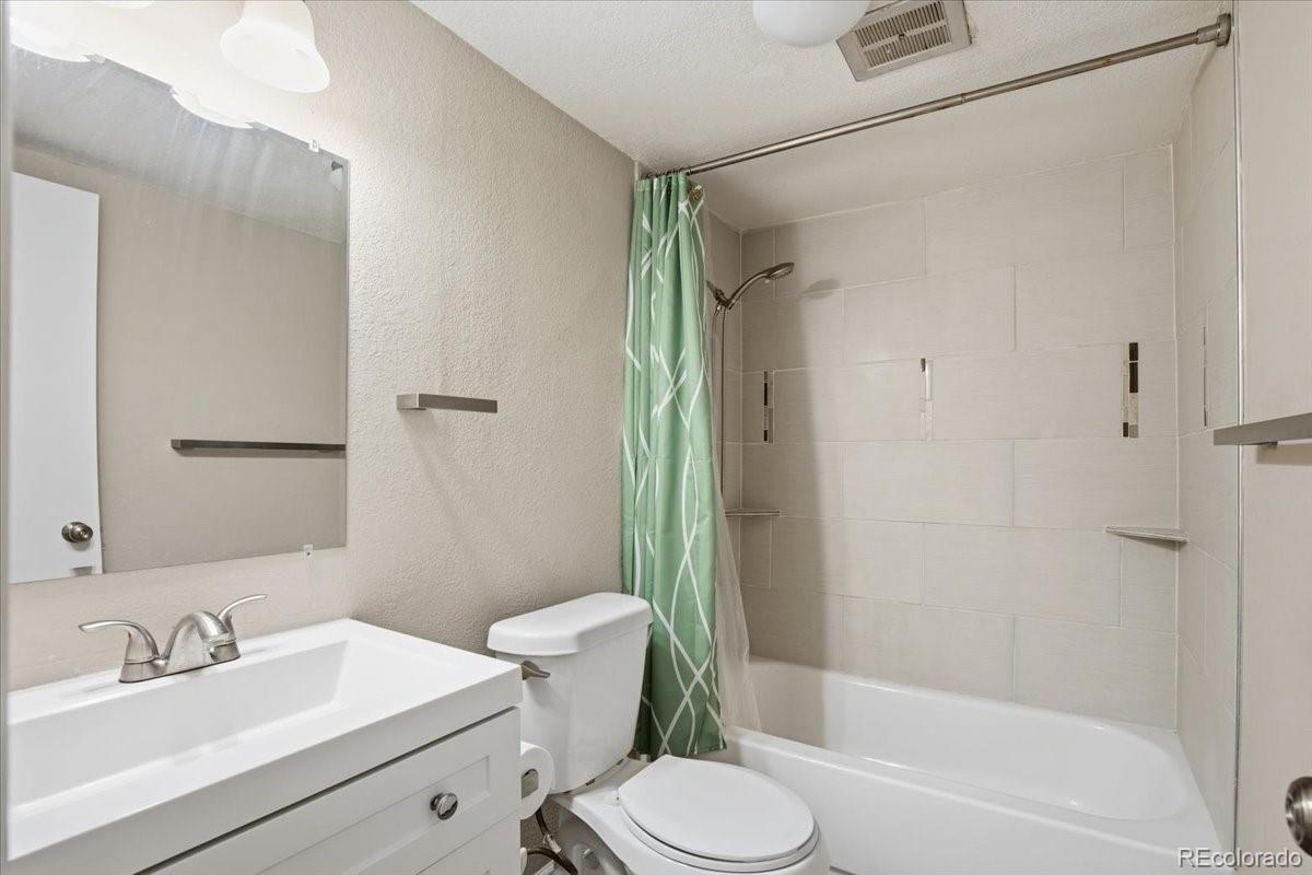 800 W Belleview Avenue 101