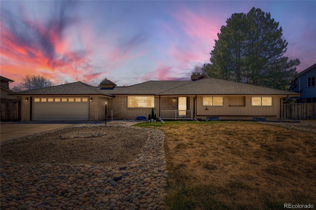 Photo of 6376 W Roxbury Place, Littleton, CO 80128 (MLS # 3251169)