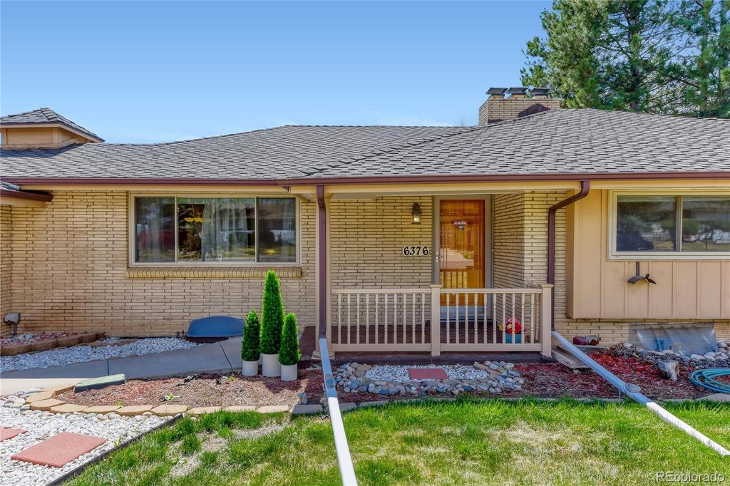 Photo of 6376 W Roxbury Place, Littleton, CO 80128 (MLS # 3251169)