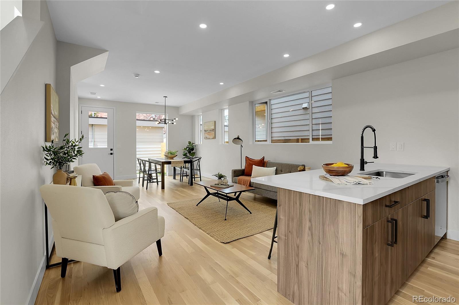 2111 S Cherokee Street