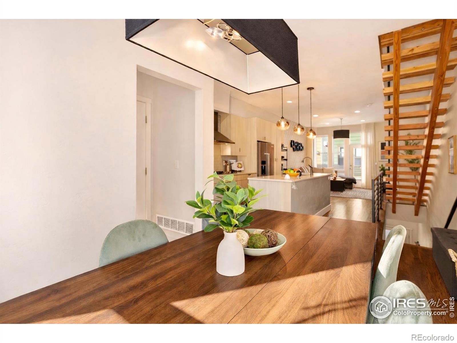 2139 N Downing Street