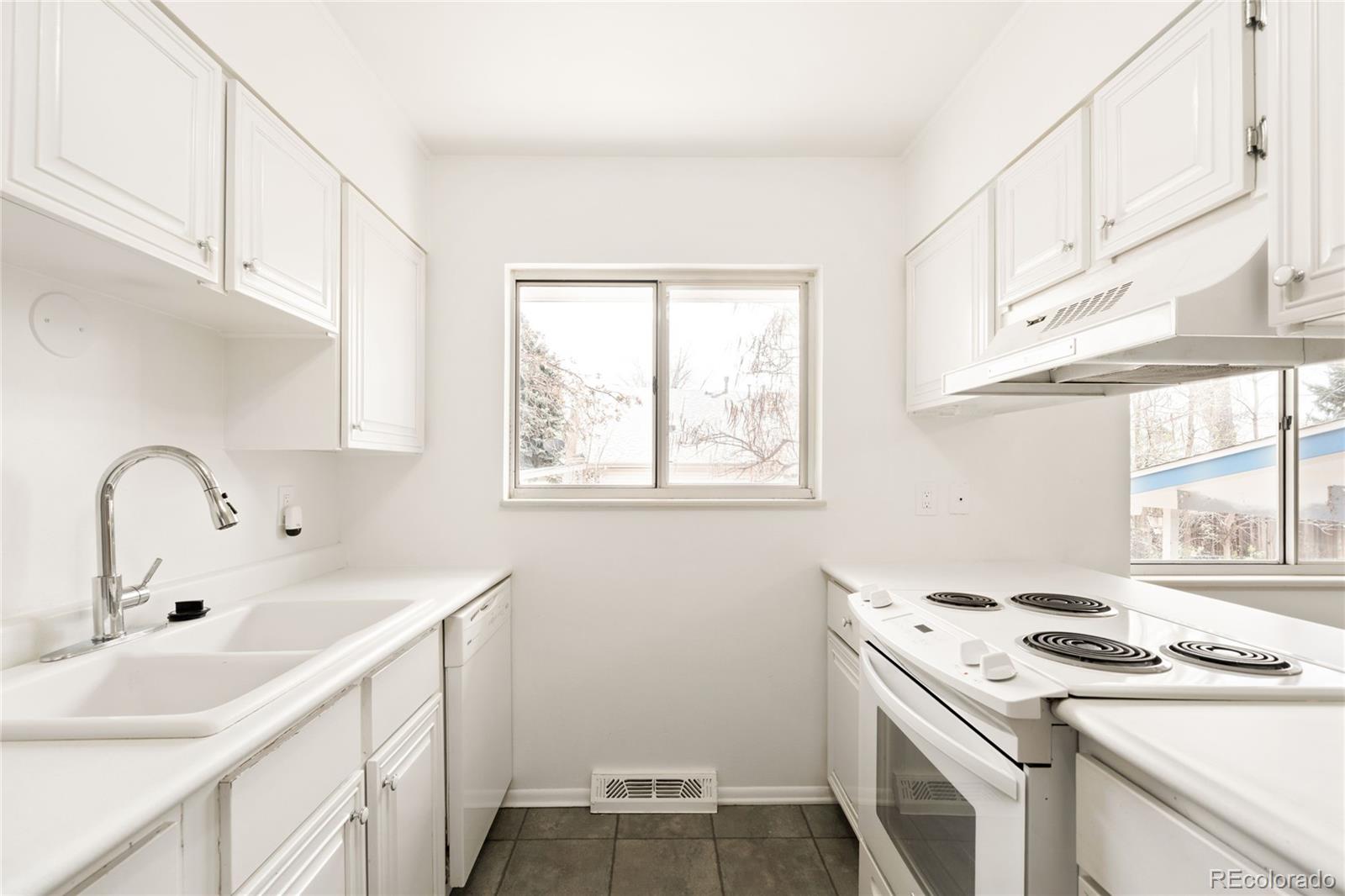 7042 E Wesley Avenue