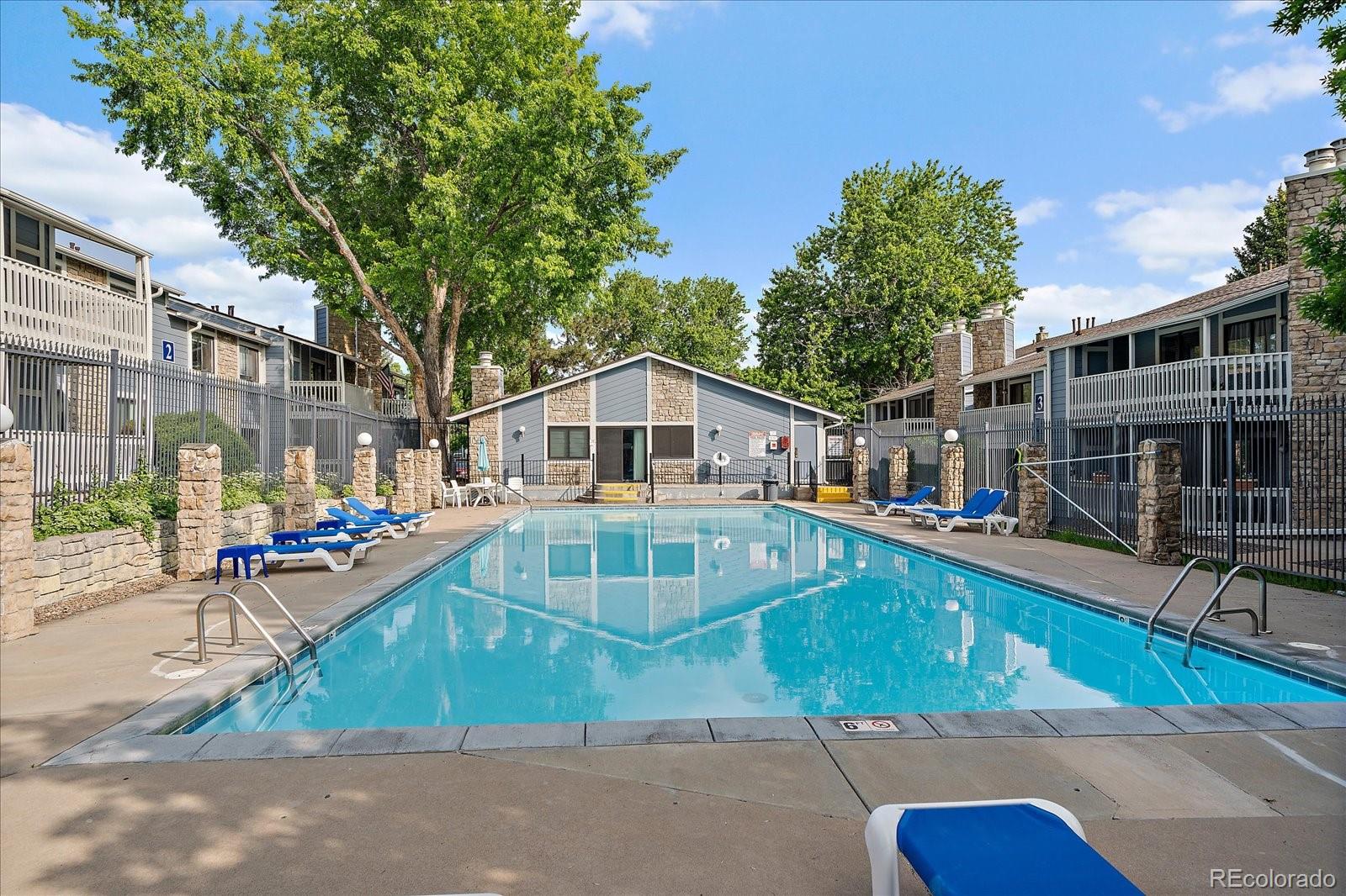 8335 Fairmount Drive 2-105