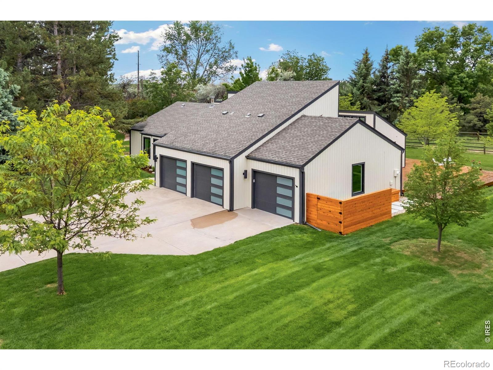 1305 Lindenwood Drive