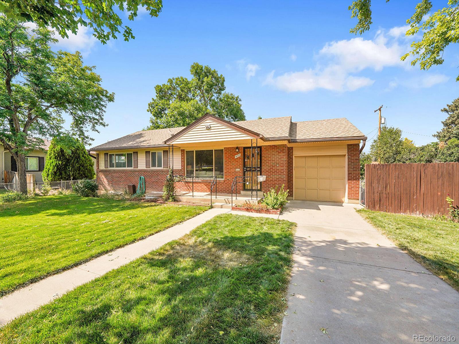 1685 E Noble Place