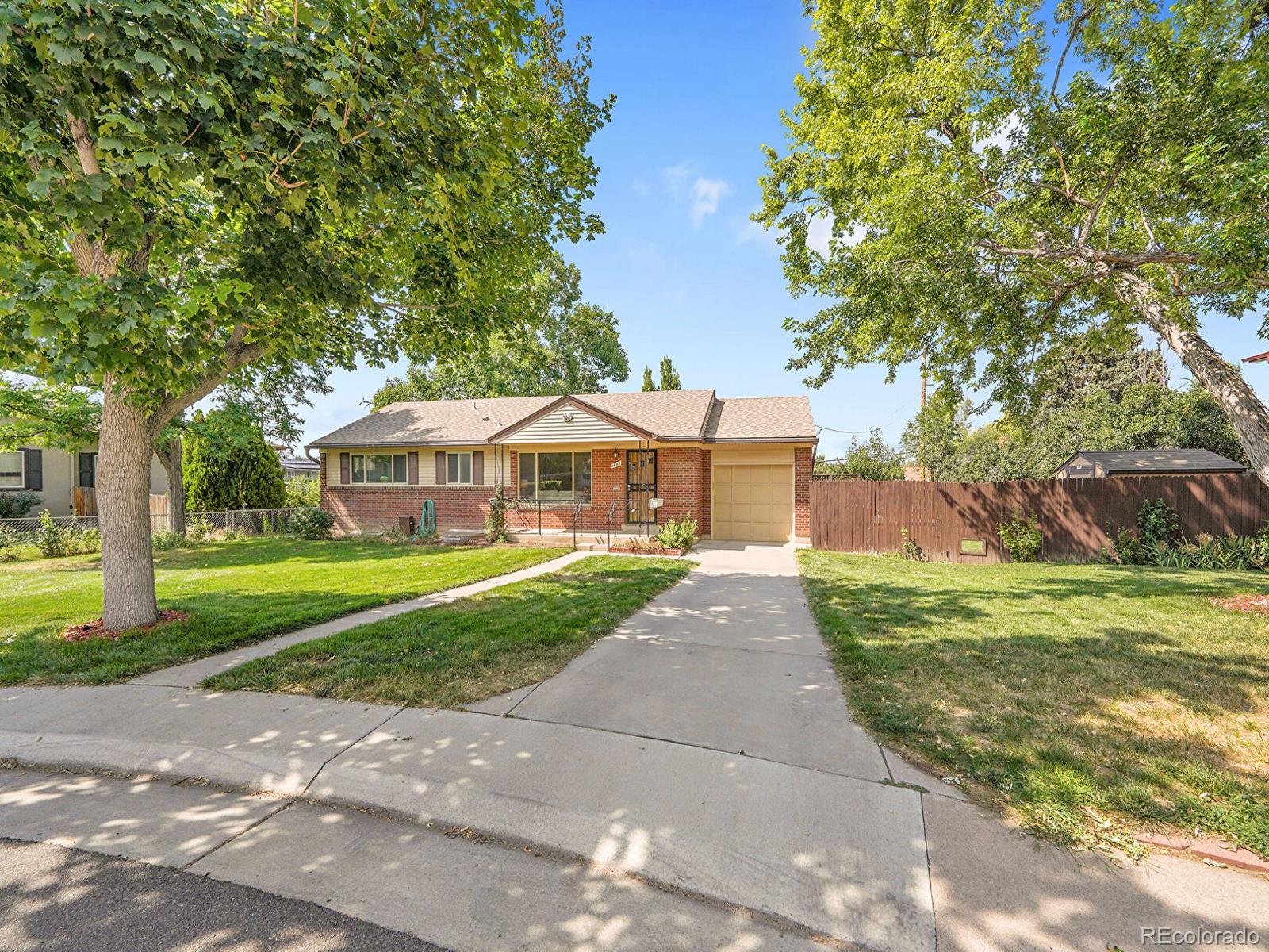 1685 E Noble Place