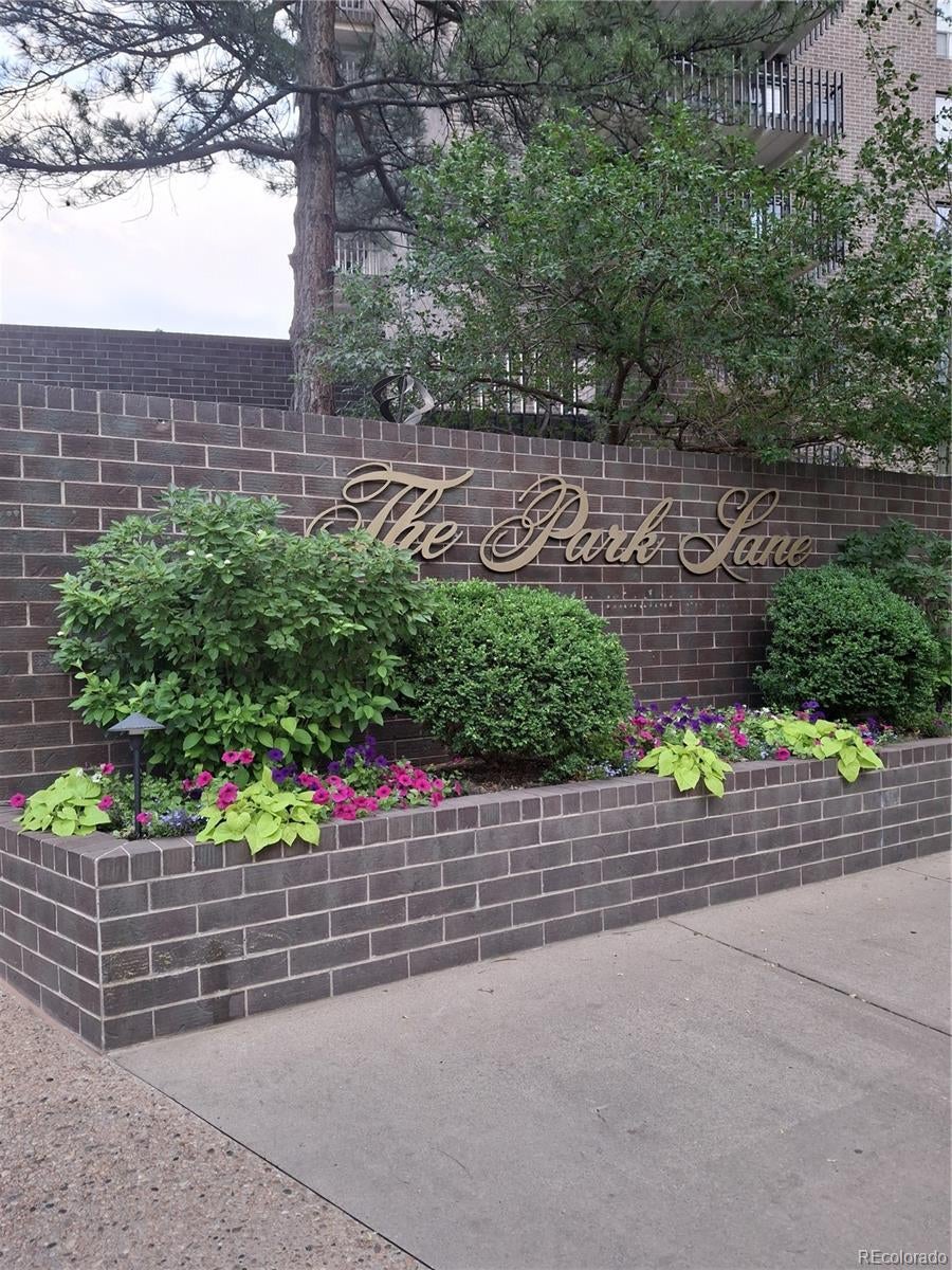 480 S Marion Parkway 1304