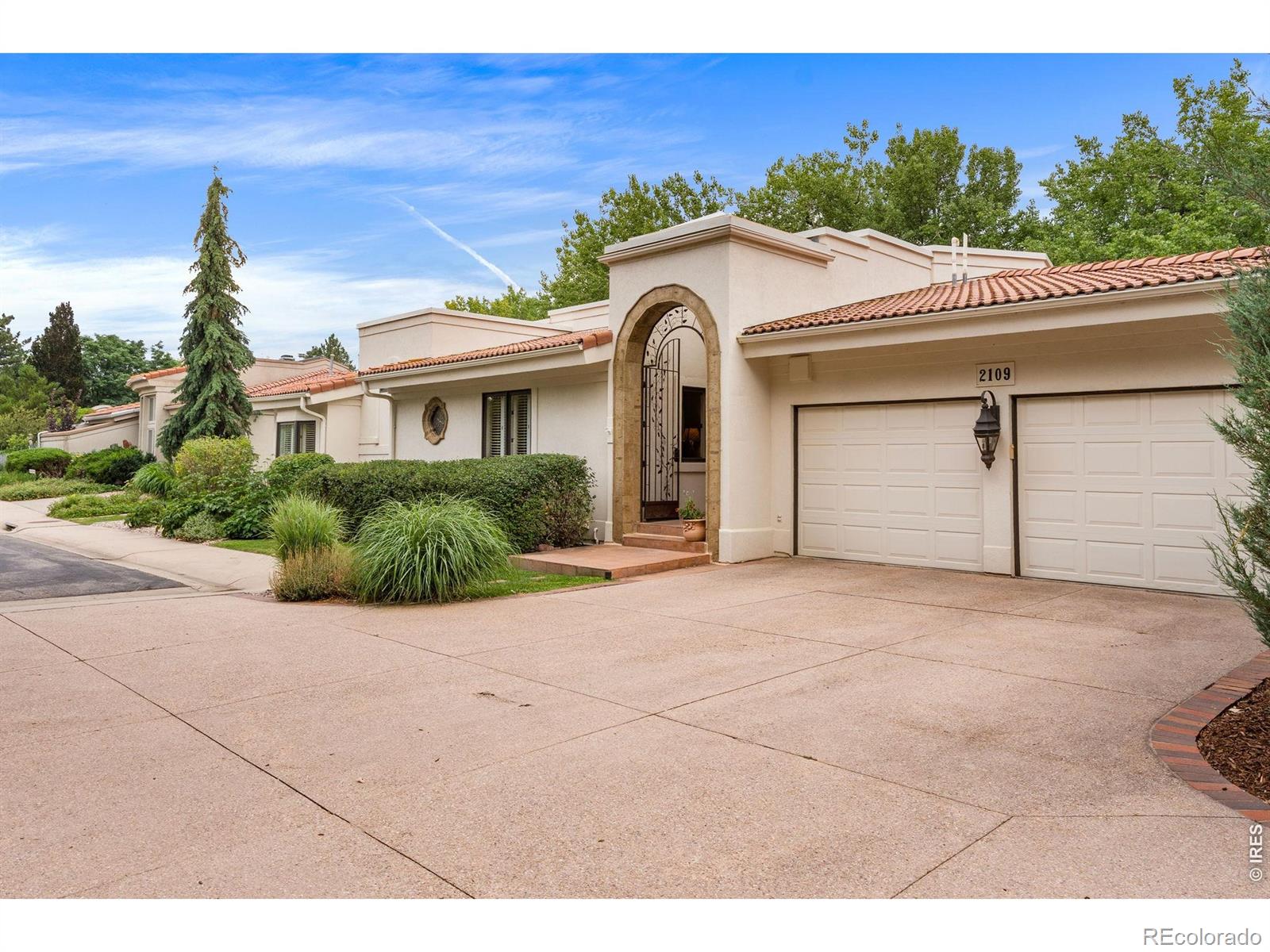 2109 Country Club Cove
