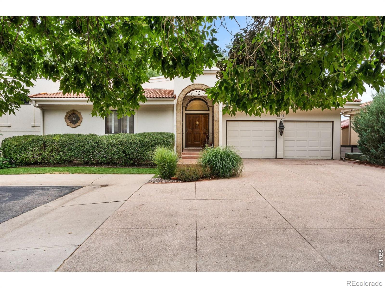 2109 Country Club Cove