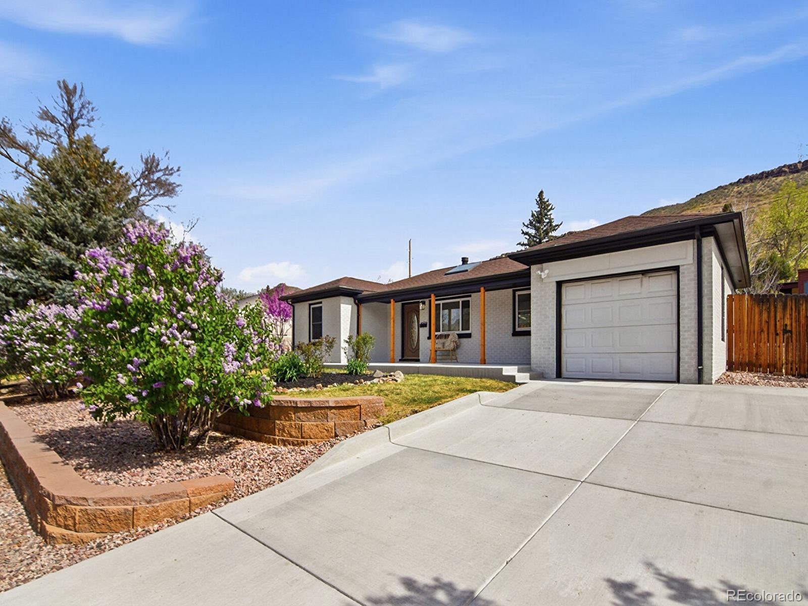 3001 Lookout View Drive