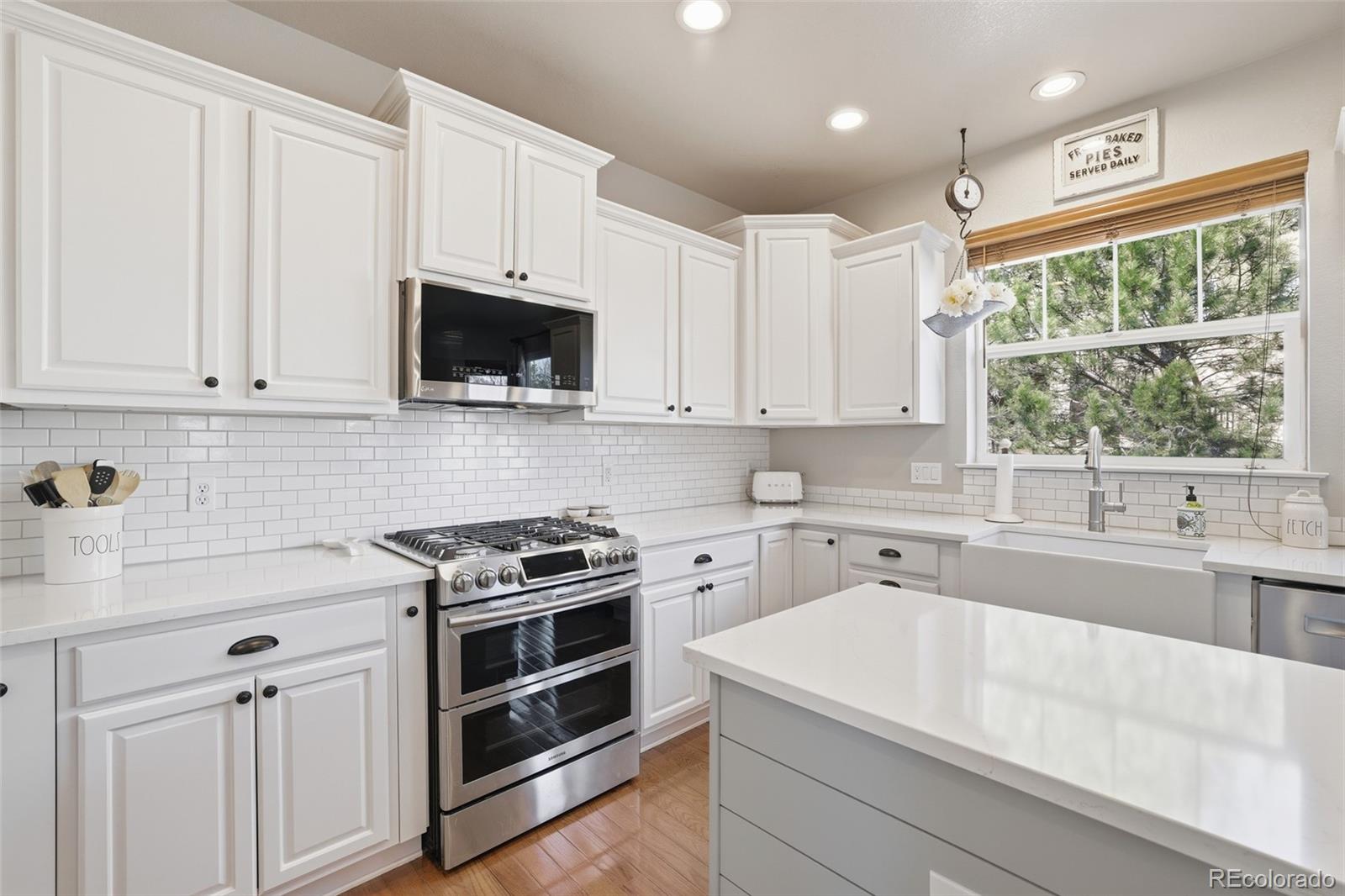 2883 Promontory Loop